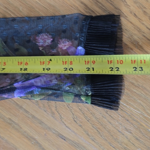 52SEVEN BRAND WOMEN'S BLUE LACEY FLORAL TOP SIZE SMALL - Picture 12 of 15